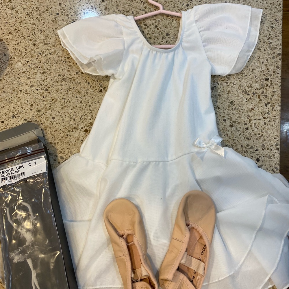 Ballet dress & slippers - girls size 7 (toddler)